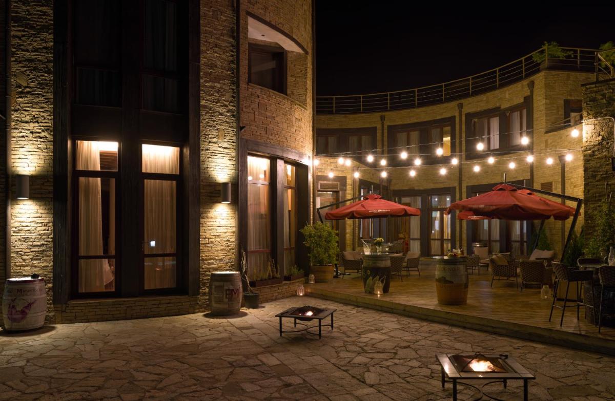 Hotel Soli Invicto - Housity