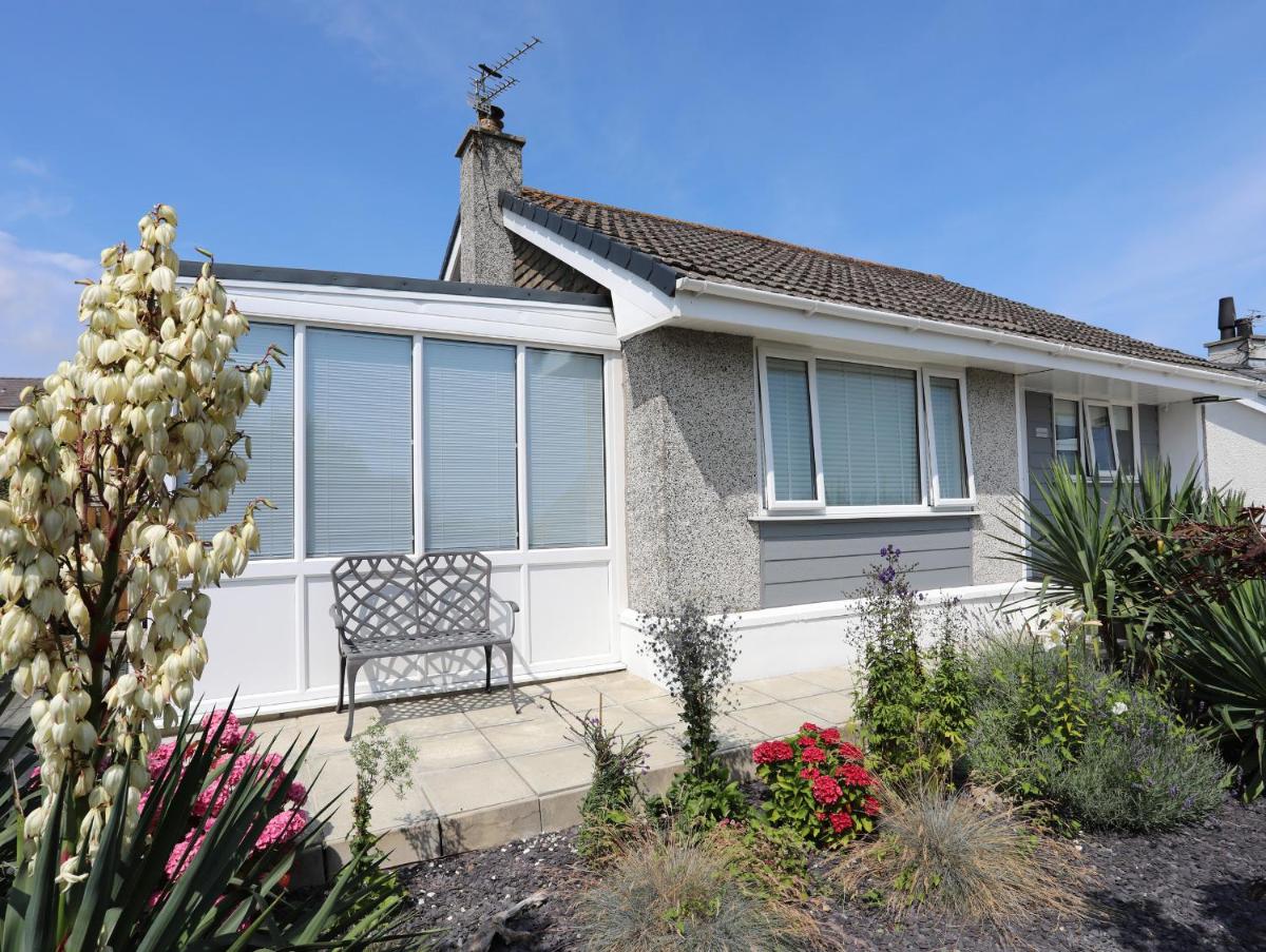 Tamarisk - Housity