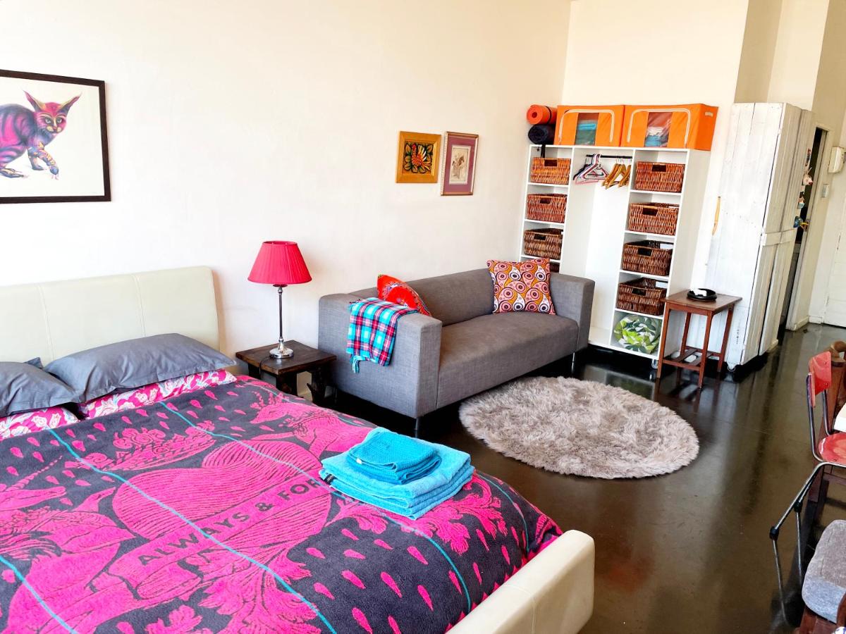 Modern city apartment in Johannesburg - Maboneng - Housity
