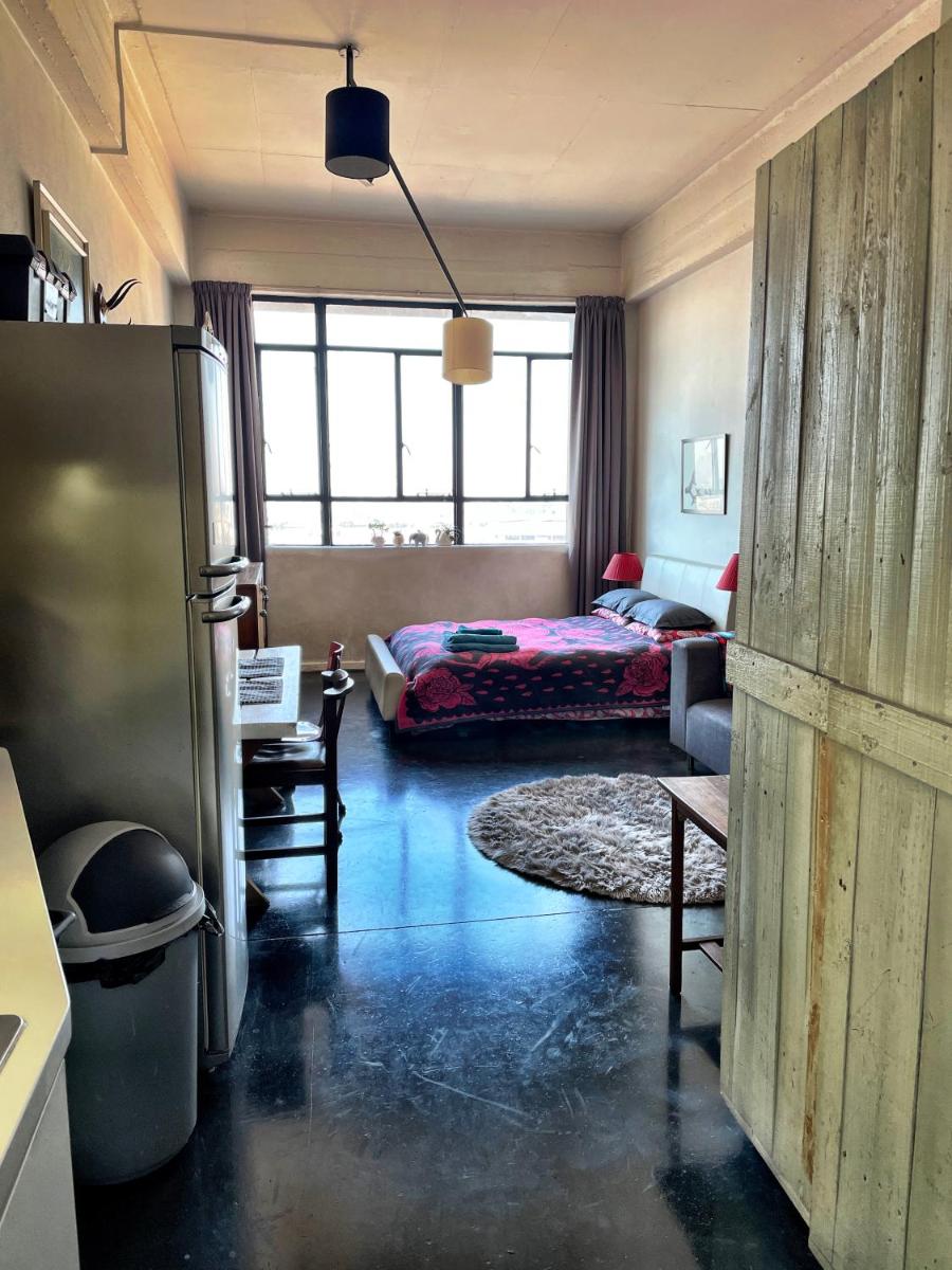 Modern city apartment in Johannesburg - Maboneng - Housity