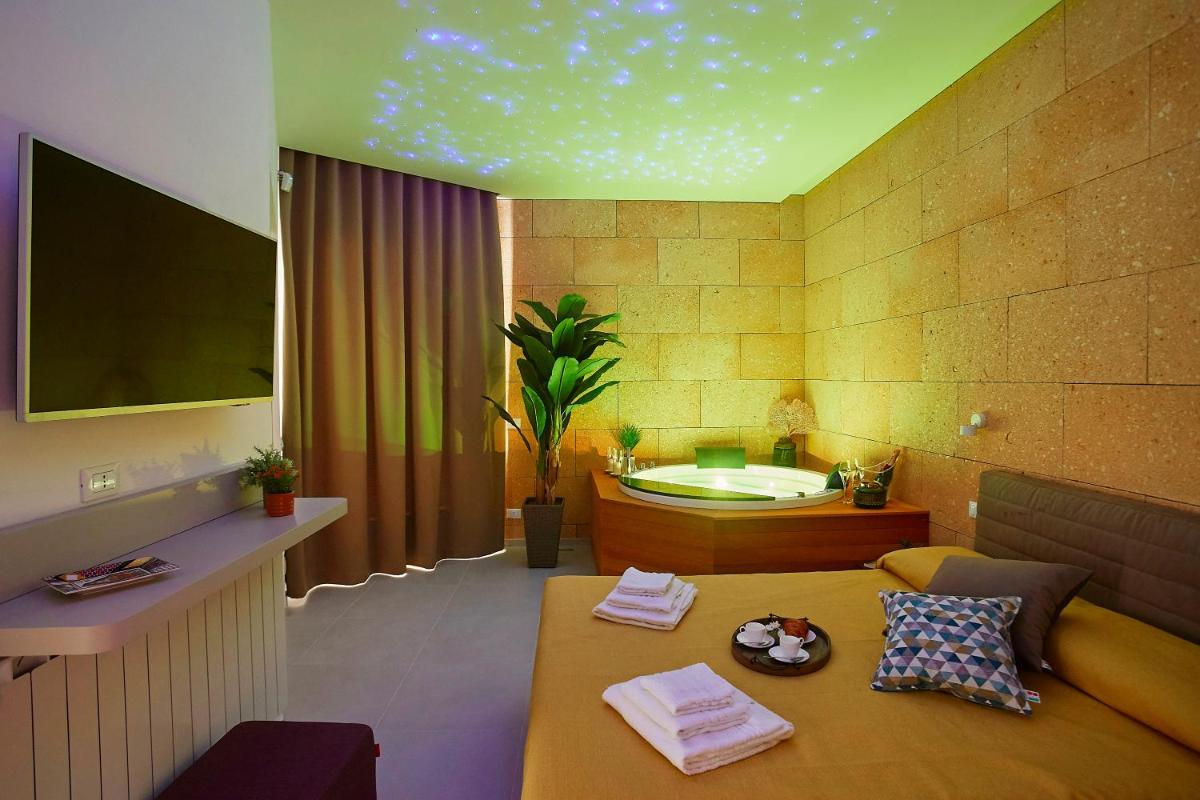 Porta del Golfo Apartments & Suites - Housity