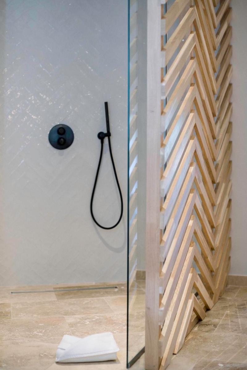 Salle de bains dans l'établissement Château L'Hospitalet Wine Resort Beach & Spa