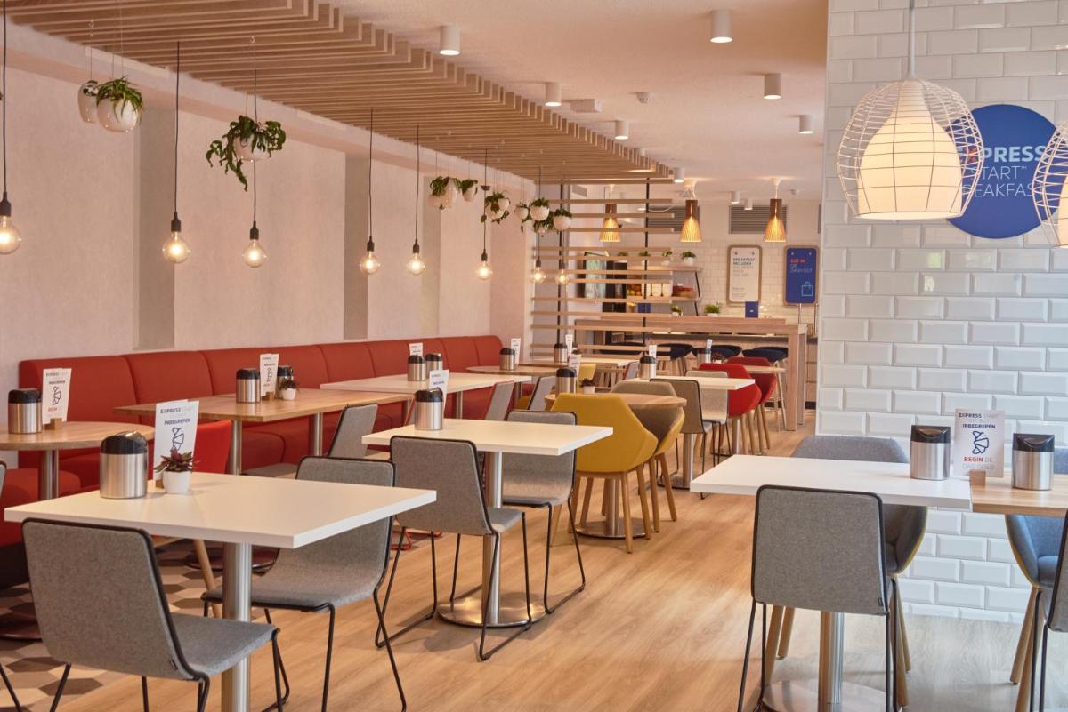 Holiday Inn Express Amsterdam - City Hall, an IHG Hotel - Housity