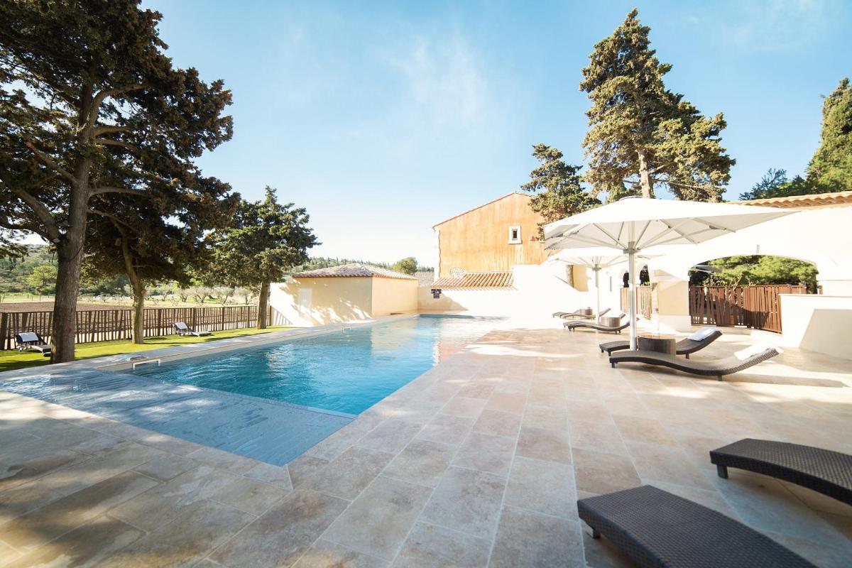 Piscine de l'établissement Château L'Hospitalet Wine Resort Beach & Spa ou située à proximité