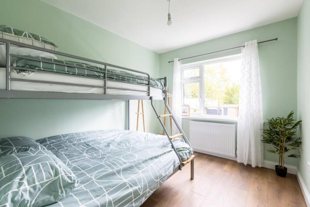 The Cumbria House 5 bedroom House Stay - Housity