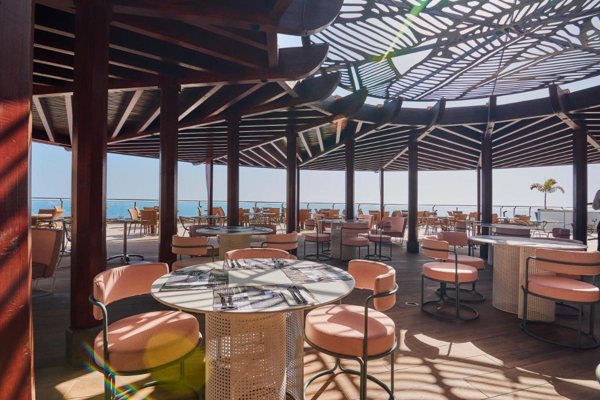 Un restaurante o sitio para comer en Gloria Palace Amadores Thalasso & Hotel