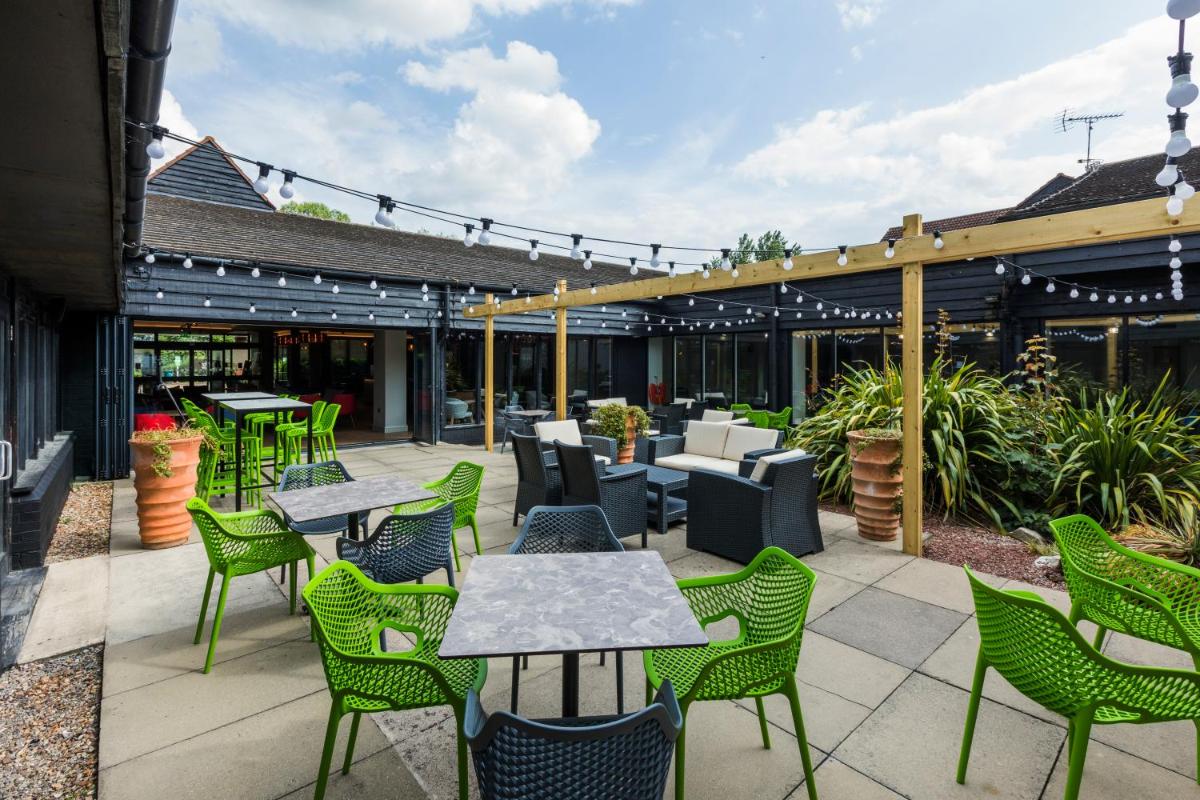 Holiday Inn Cambridge, an IHG Hotel - Housity