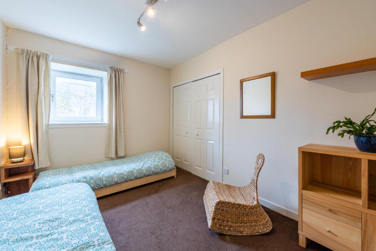 Roseangle - Housity