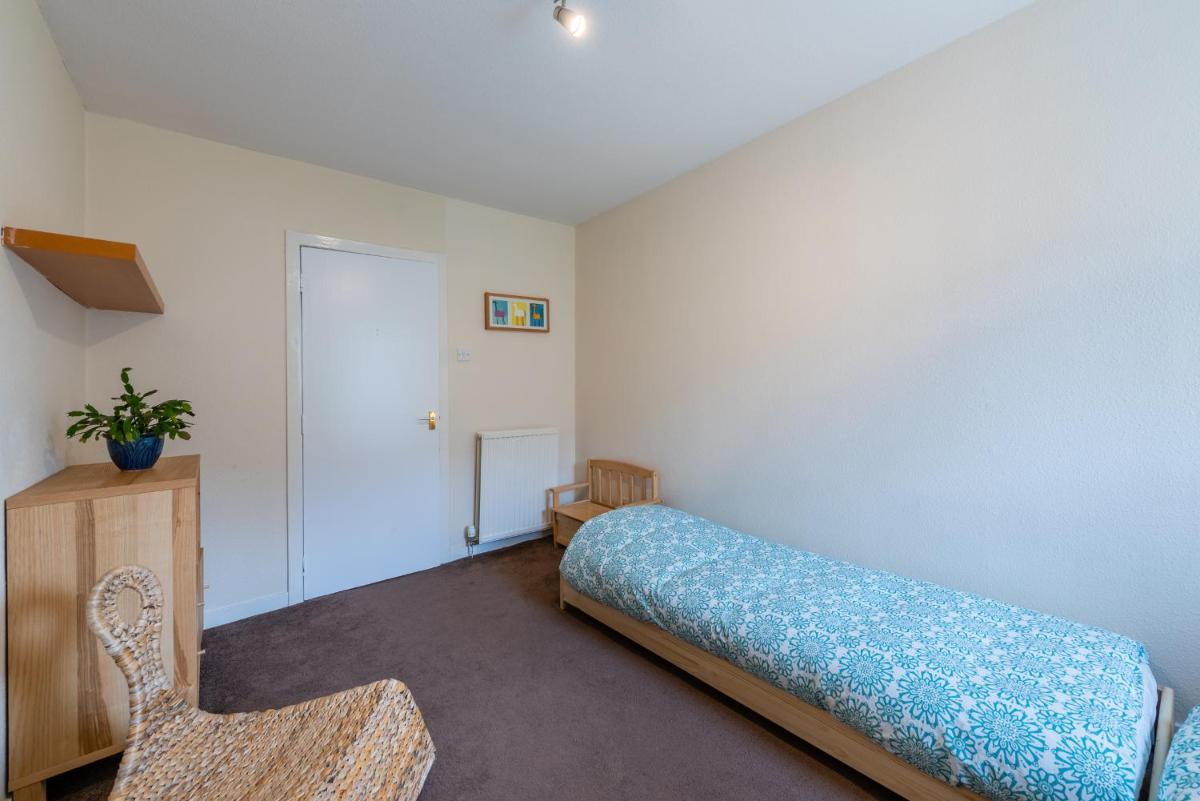 Roseangle - Housity