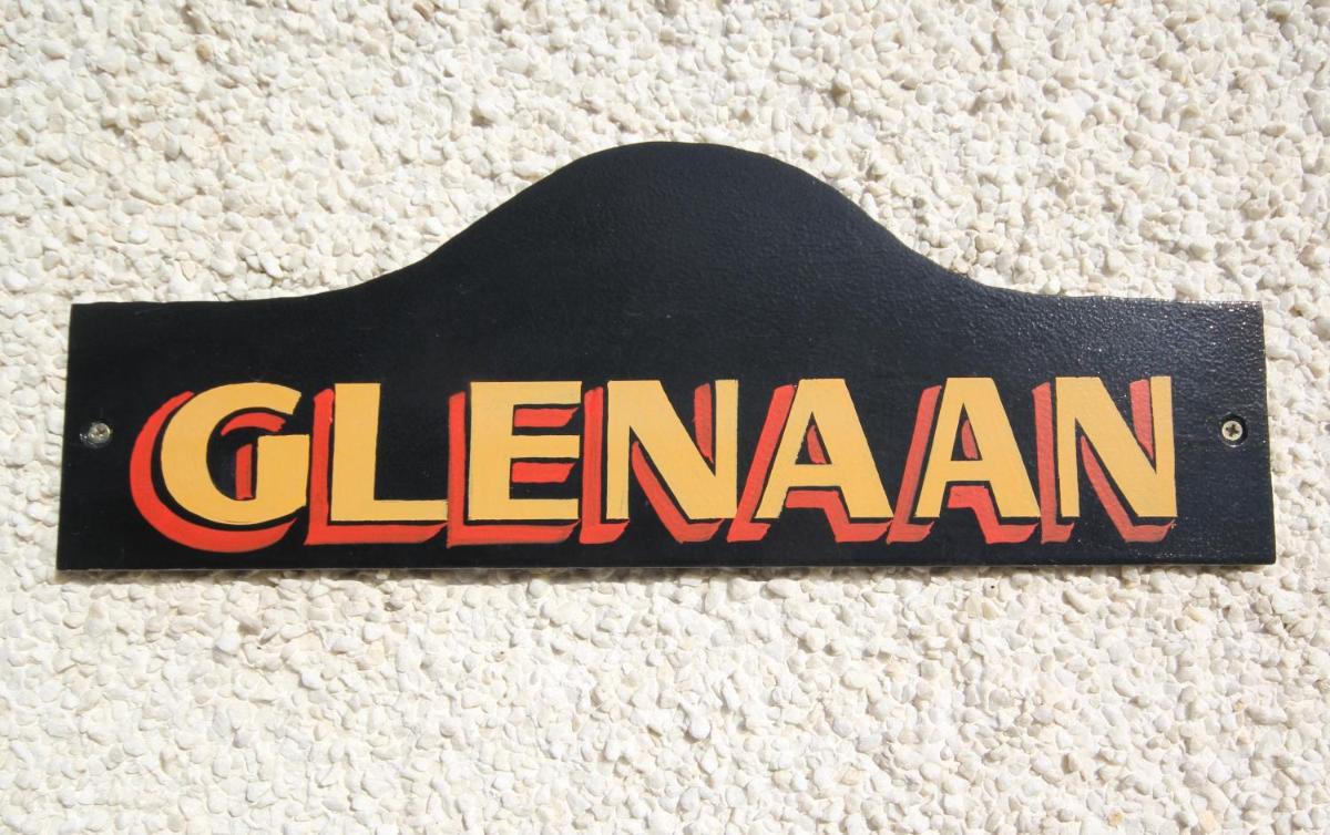 Mullarts Church -The Glenann Apartment - Housity