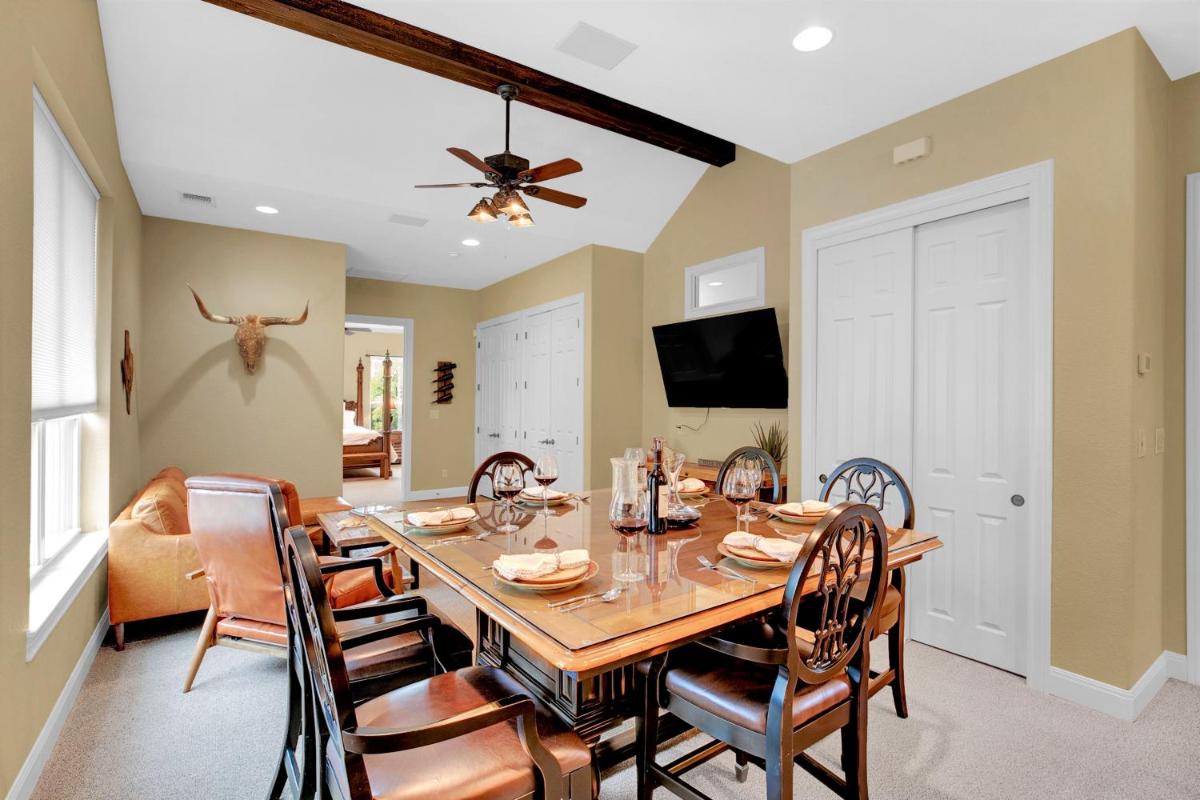 Luxury On Main St! Stunning Home in Heart of Fred! - Housity
