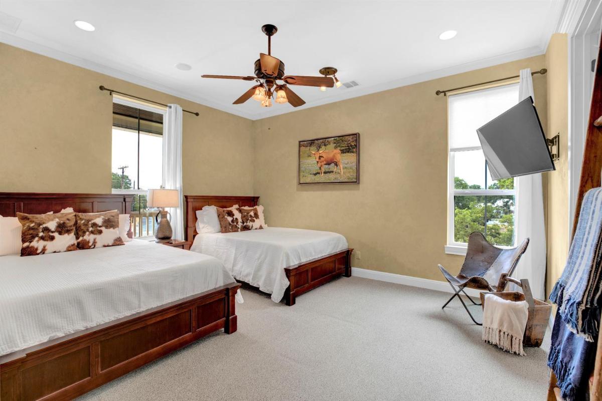 Luxury On Main St! Stunning Home in Heart of Fred! - Housity
