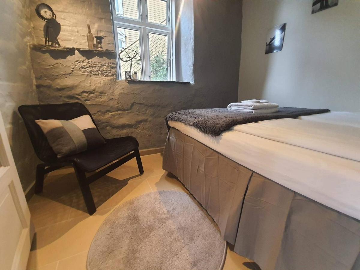 Bnb Downtown Stavanger Nicolas 3 2 Rooms - Housity