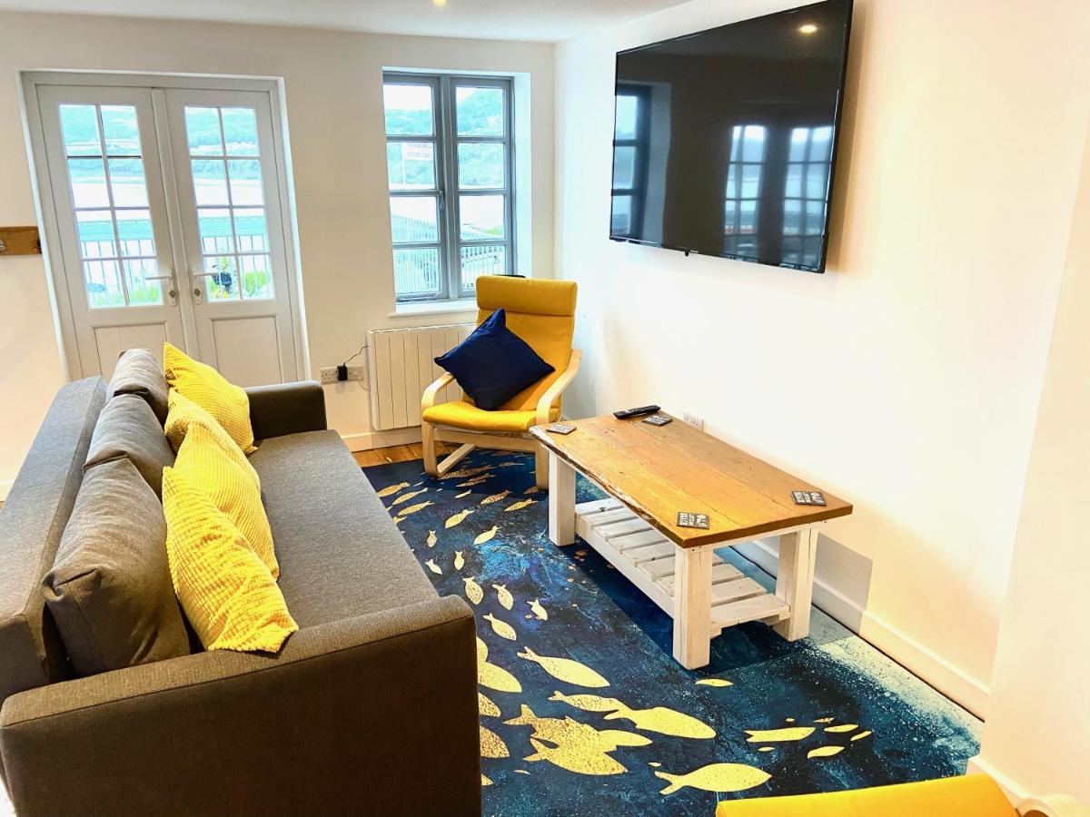 Harbour Lights Apartment - Housity