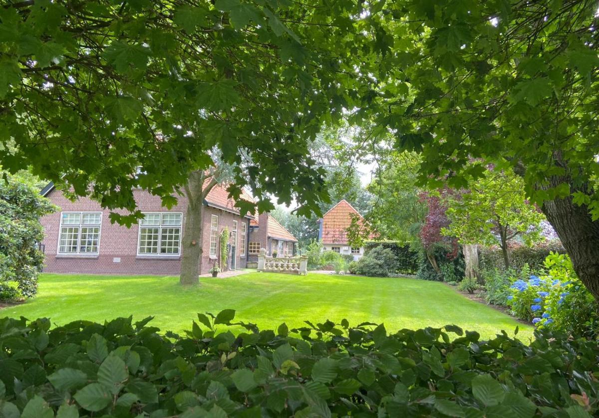 Charmantbuiten - Housity