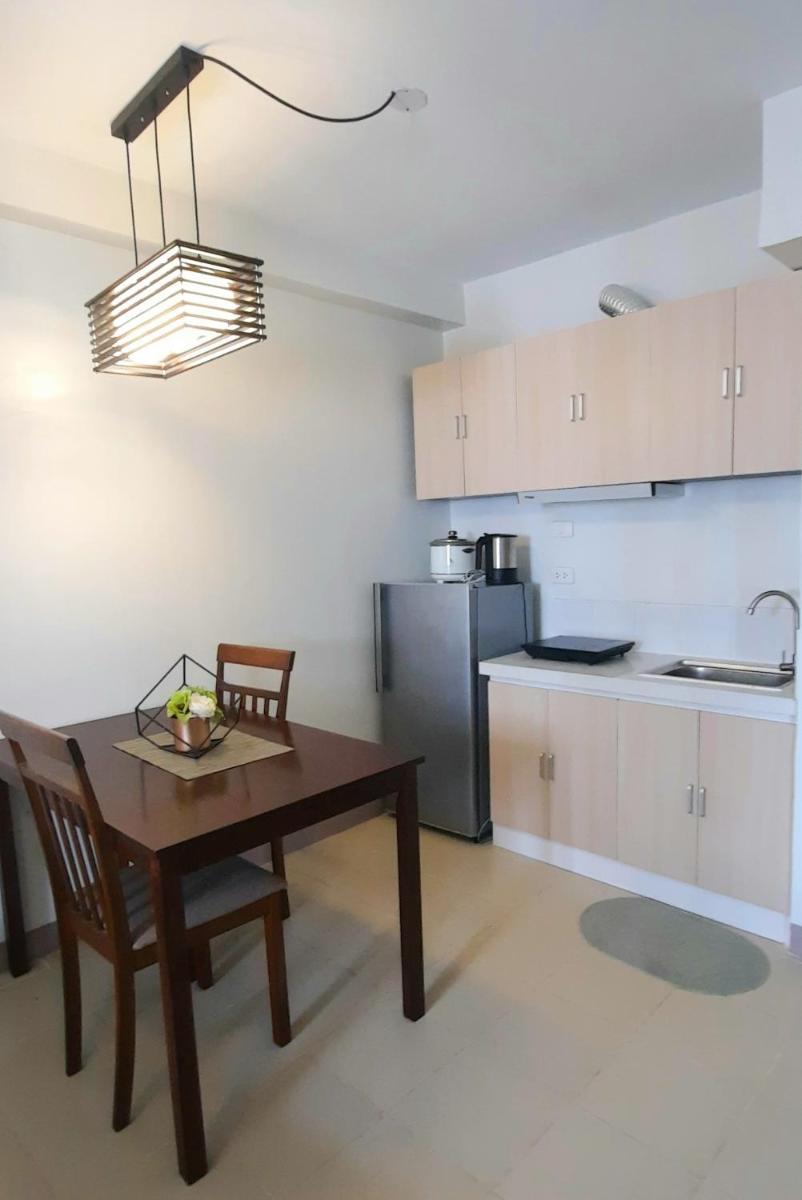 Cozy Studio near Beaches with NetFlix and Pool - Housity