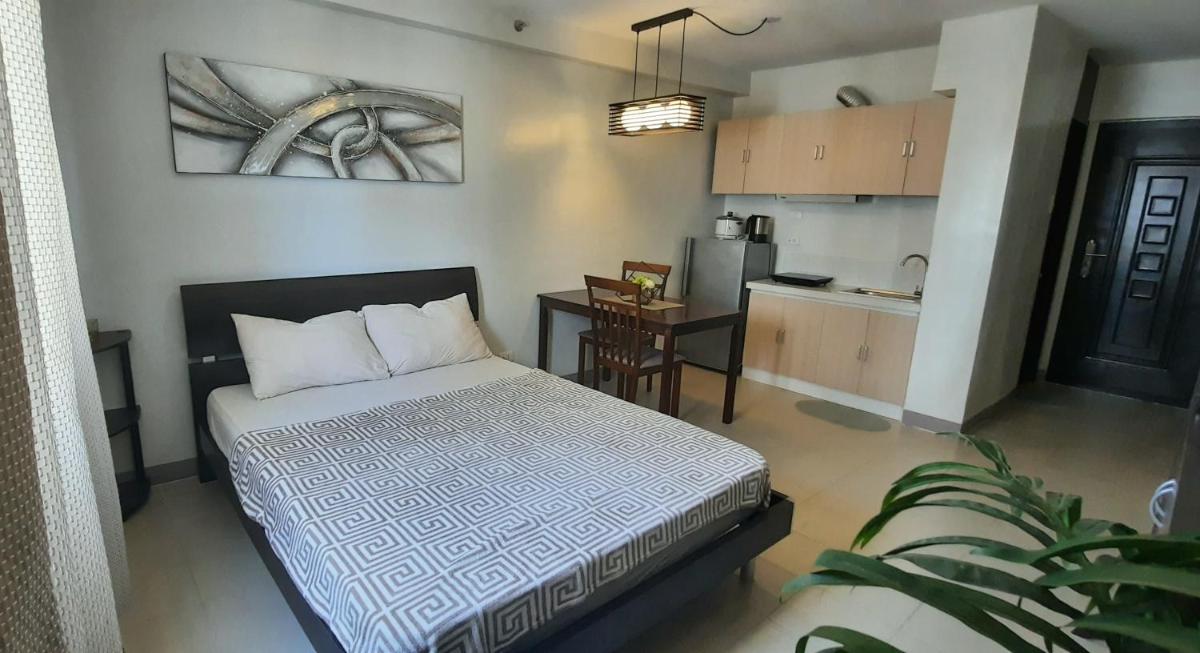 Cozy Studio near Beaches with NetFlix and Pool - Housity
