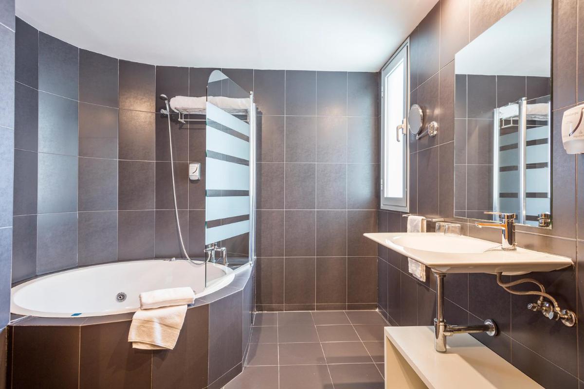 Un baño de Hotel Balneario Playa de Comarruga