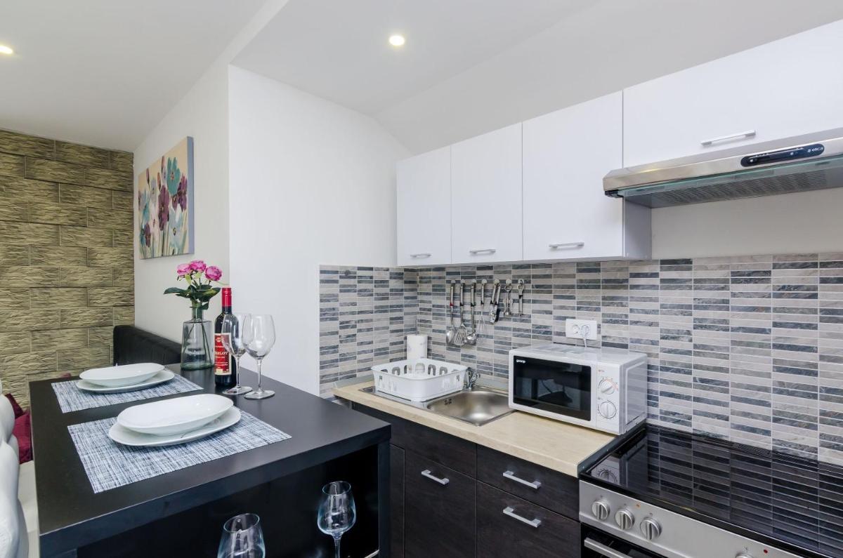 Apartments Monica - Housity