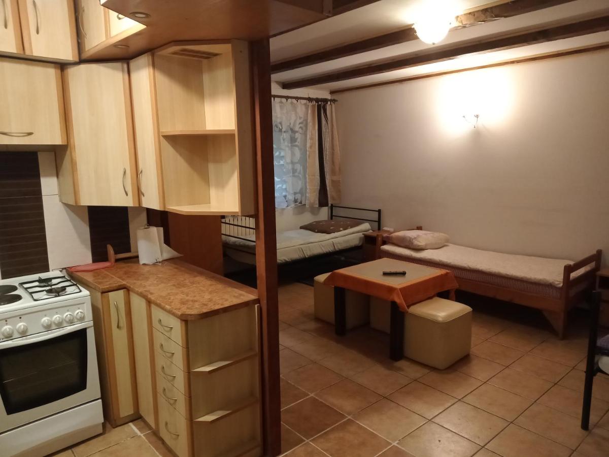 aura - Housity