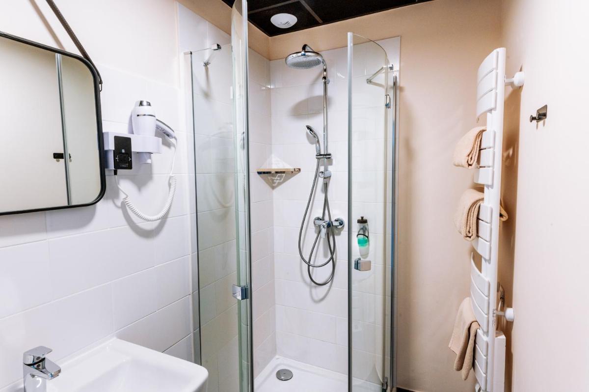 Salle de bains dans l'établissement Le Nesk Ventoux - Hotel