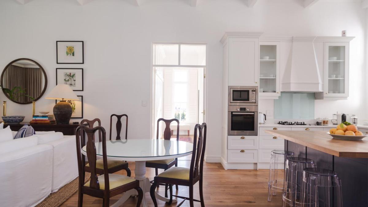 Lily Pond House at Le Lude - Housity