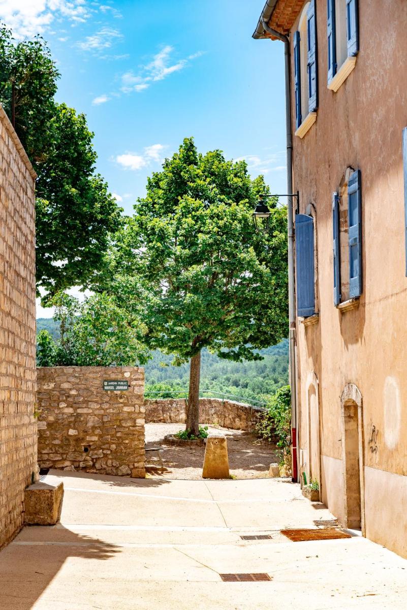 Jardin de l'établissement Le Nesk Ventoux - Hotel