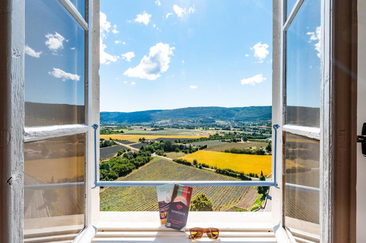 Vue générale sur la montagne ou vue sur la montagne depuis l'hôtel