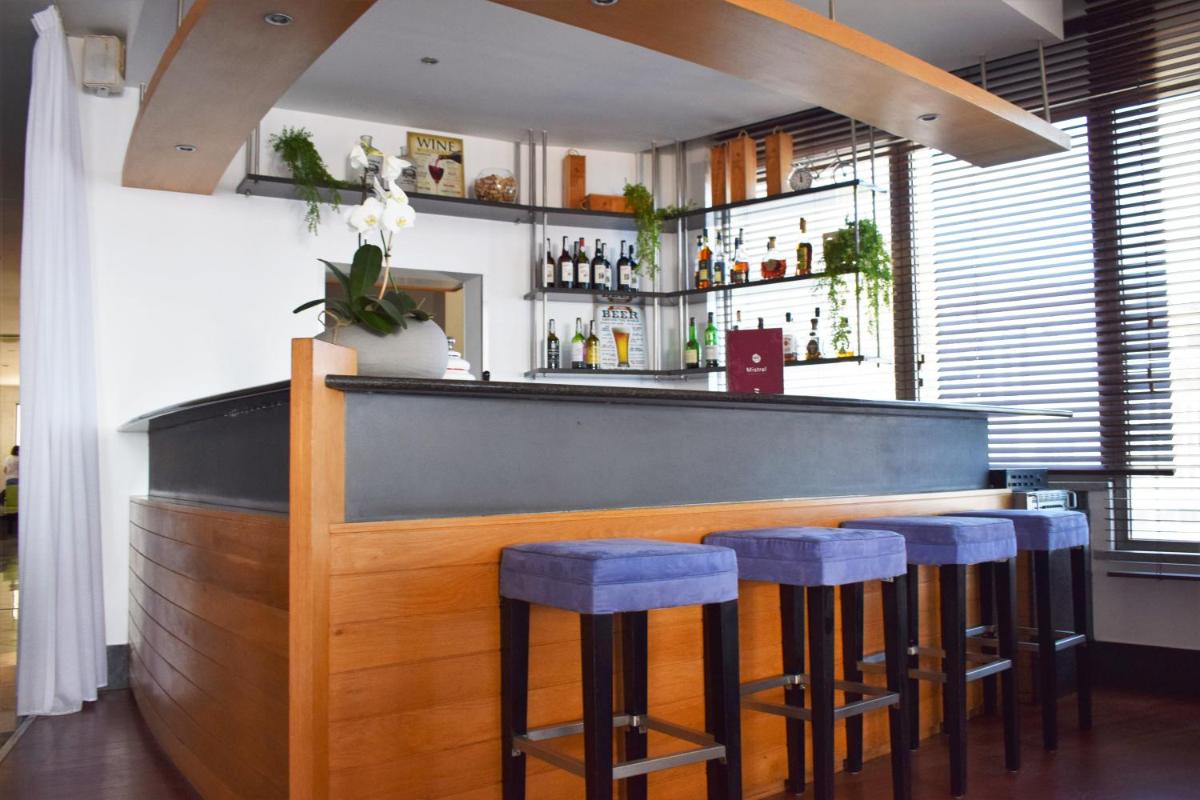 Bebidas em Madeira Regency Cliff - Adults Only