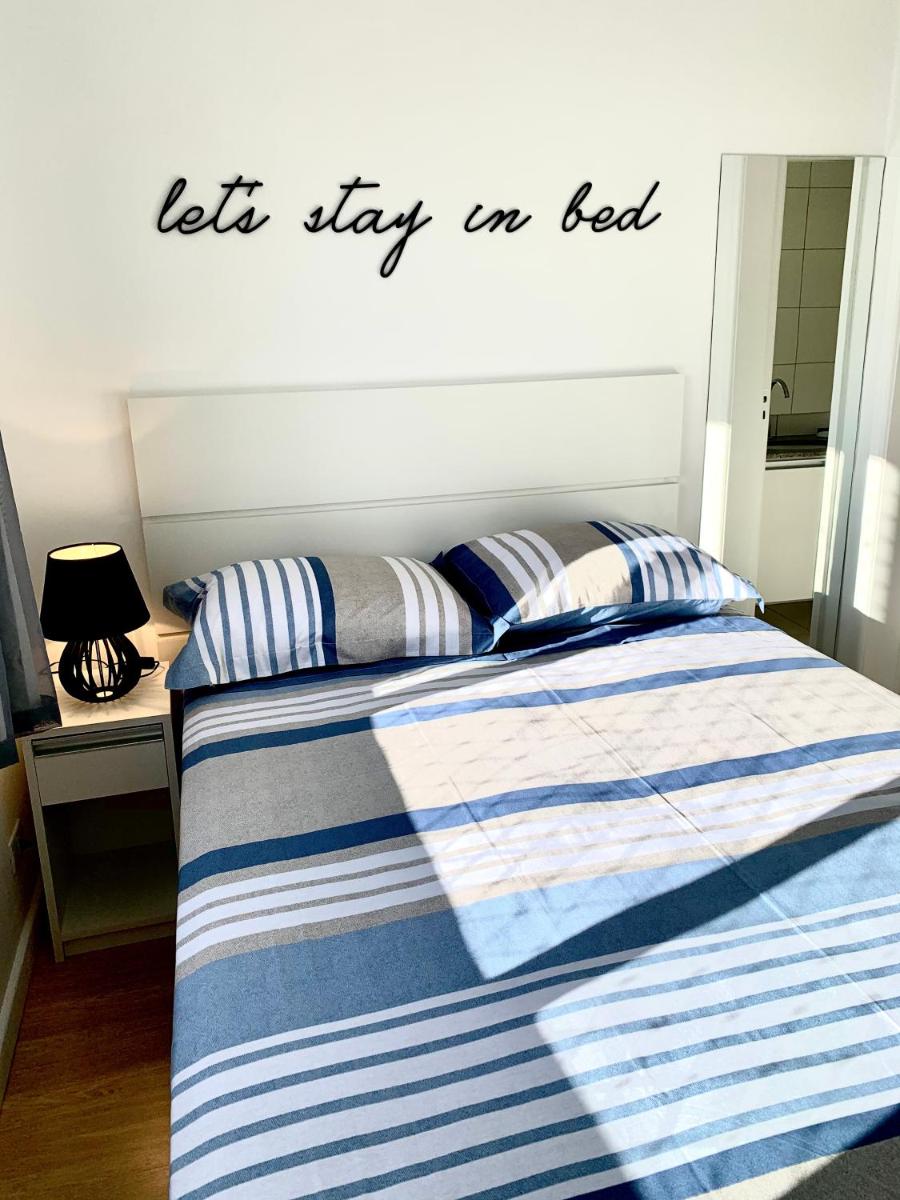 505 - Apartamento Lindo, amplo e decorado, mobiliario moderno, cozinha completa com utensílios , Excelente vista da cidade e localização privelegiada no bairro Bigorrilho proxímo de shopping e parques - Housity