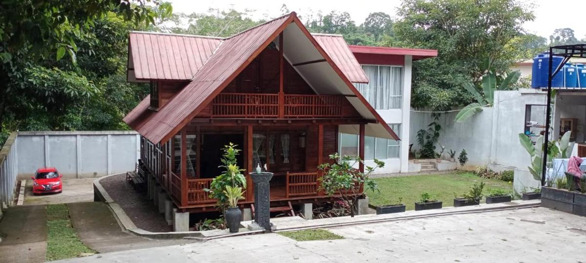 Villa Manjangan - Housity