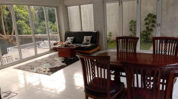 Villa Manjangan - Housity