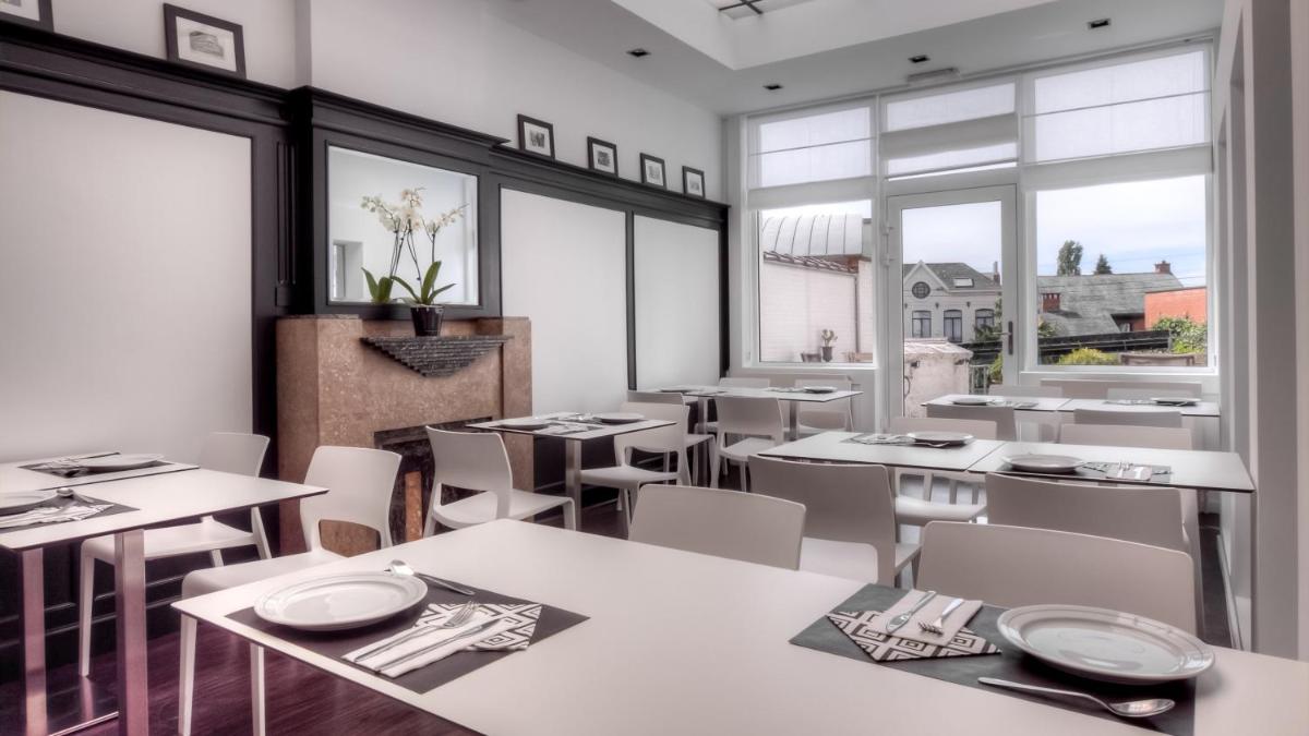 Hotel St James - Housity