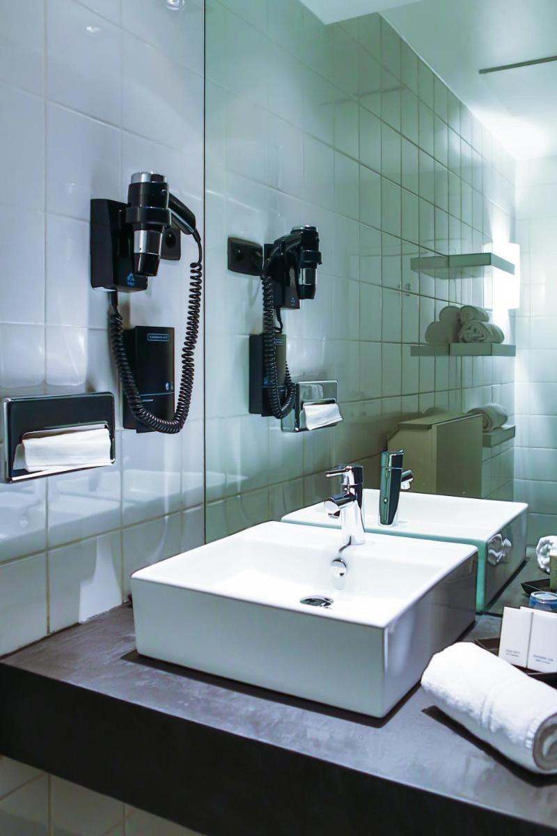 Hotel St James - Housity