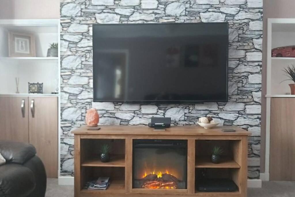 5 Riverside Place Thurso. 2 bed, 2 bathrooms. - Housity