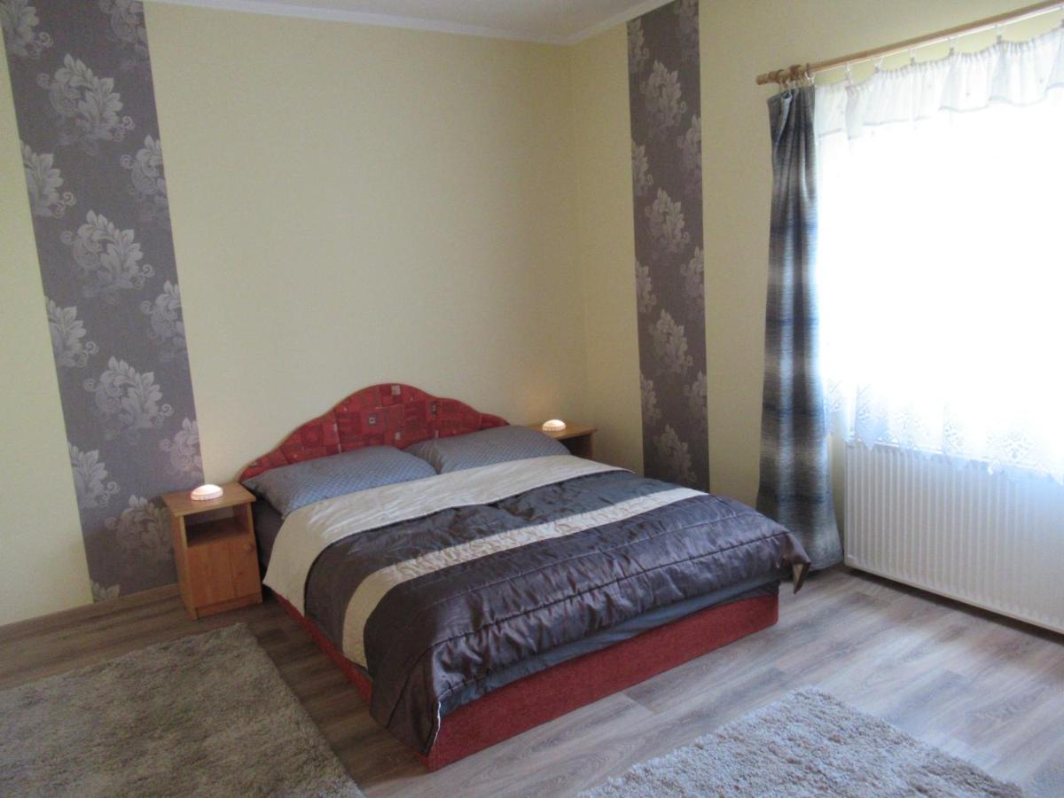 Suitetrails - Gitta apartman Lesenceistvánd