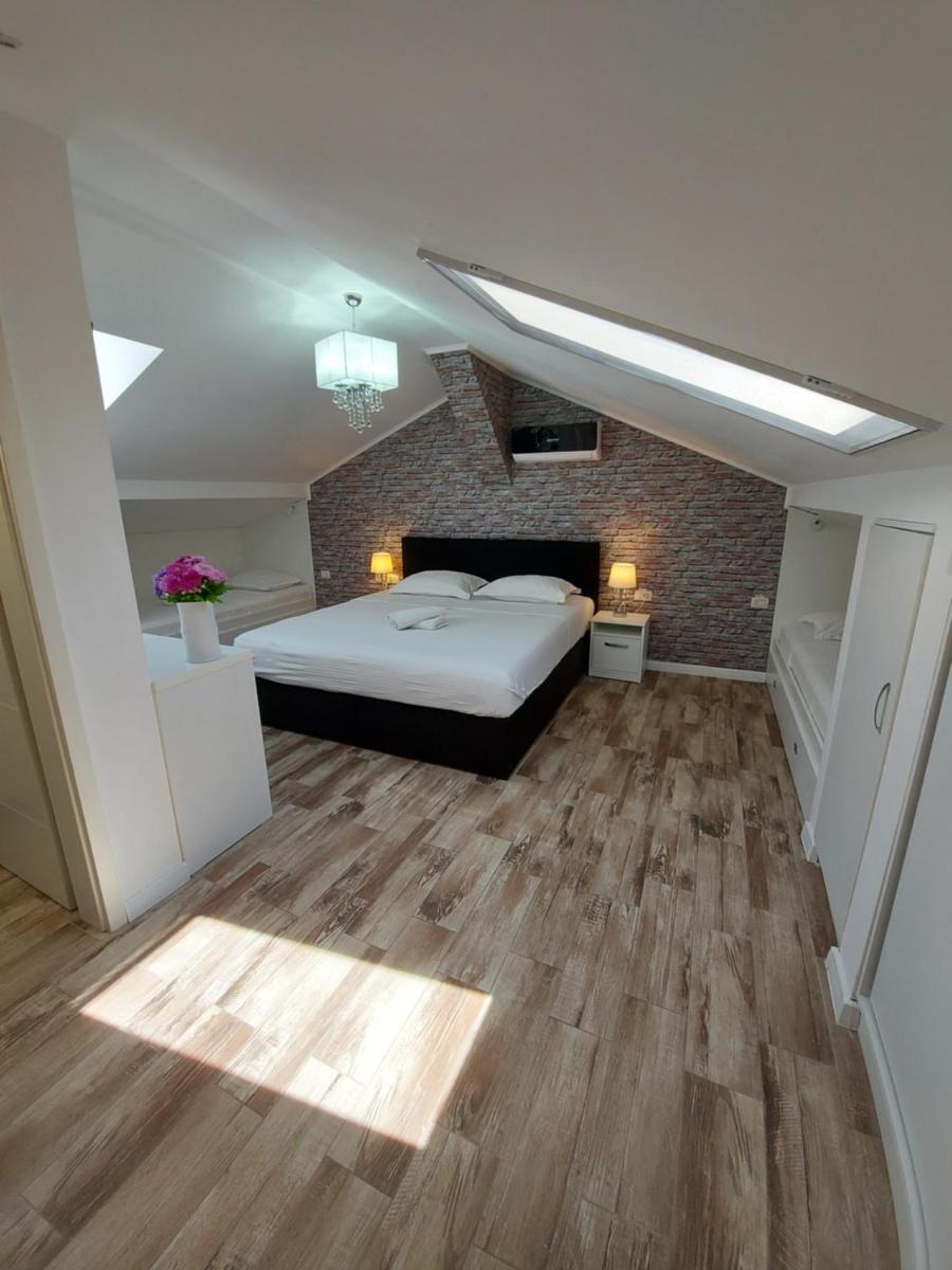 Kevin&Jessica Rooms - Housity