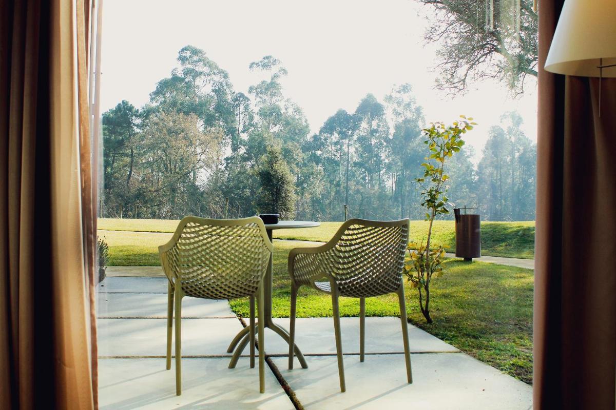 Um jardim no exterior de Torre de Gomariz Wine & Spa Hotel