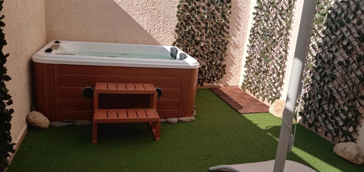 Apartamentos El Arenal - Housity