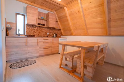 Suitetrails - Villat Parku i Liqenit