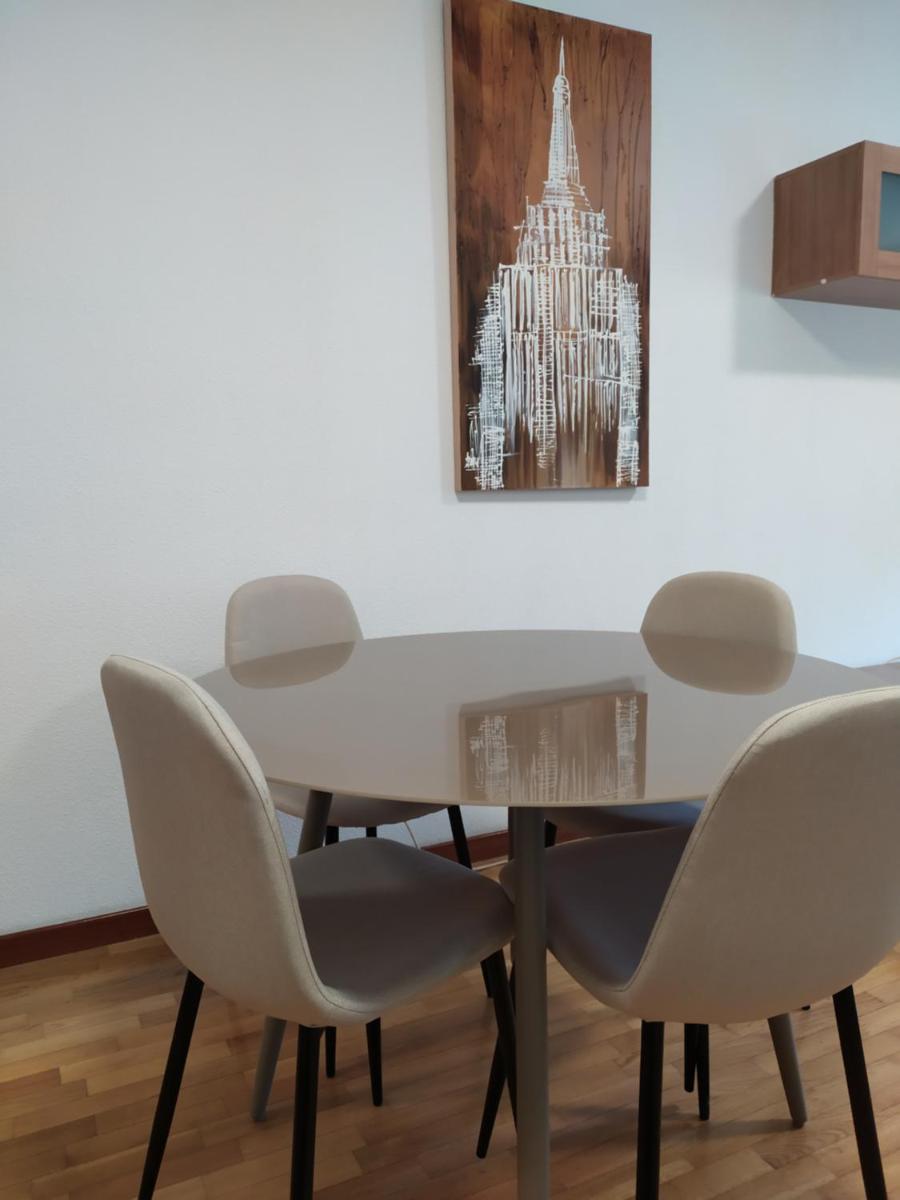 Apartamento Poniente con dos baños muy céntrico 6 personas - Housity