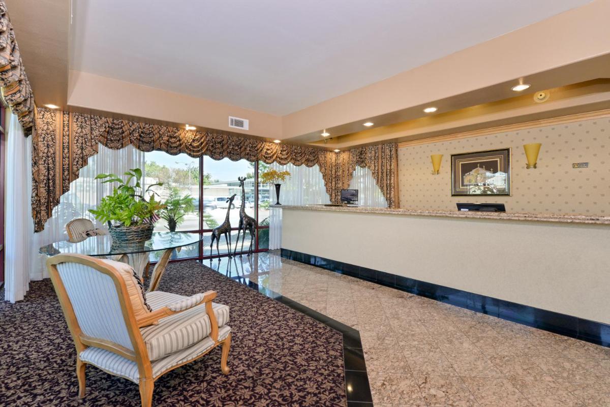 Tarzana Inn - Housity