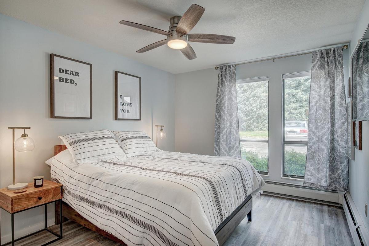 Mountain luxury on Lake Dillon, close to all the best ski resorts in Colorado! - Housity