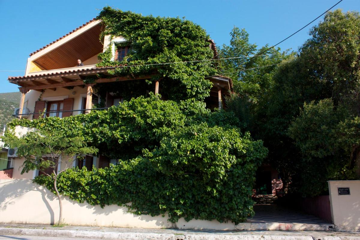 Staggia Studios - Housity