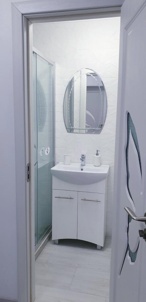 White Apartament, Brăila - Hizvo