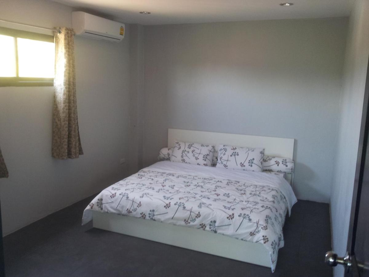 Living Room Apartments Bang Lut Beach KhaoLak - Housity