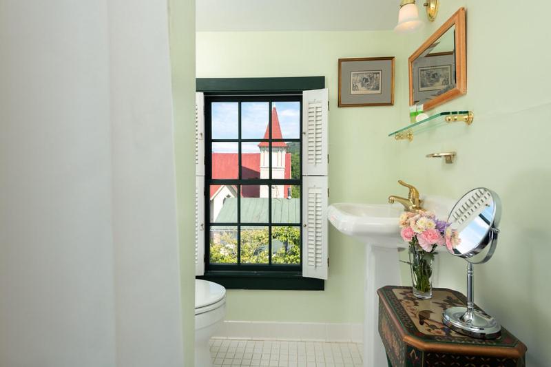 Ashby Inn & Restaurant - Housity