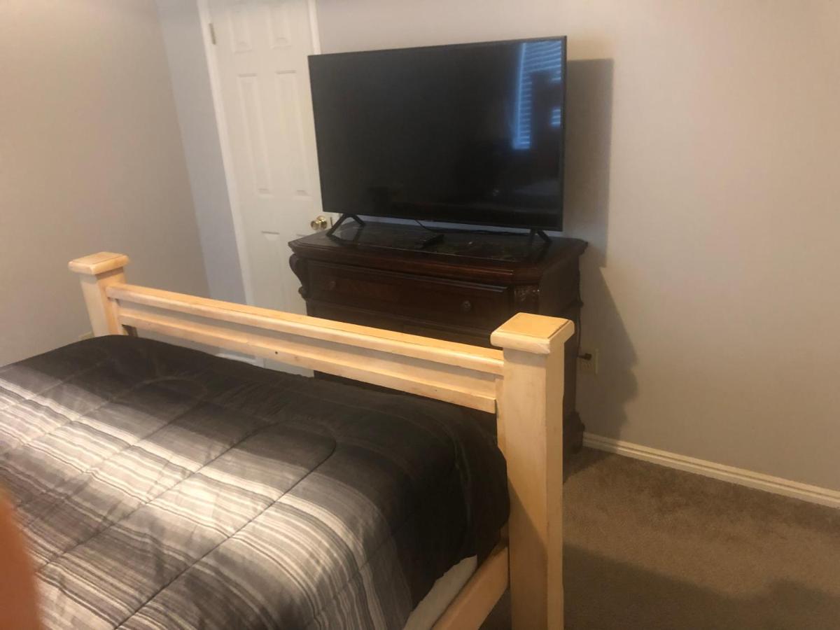 Beautiful Secluded 2 bedrooms 1 bathroom apartment - Housity