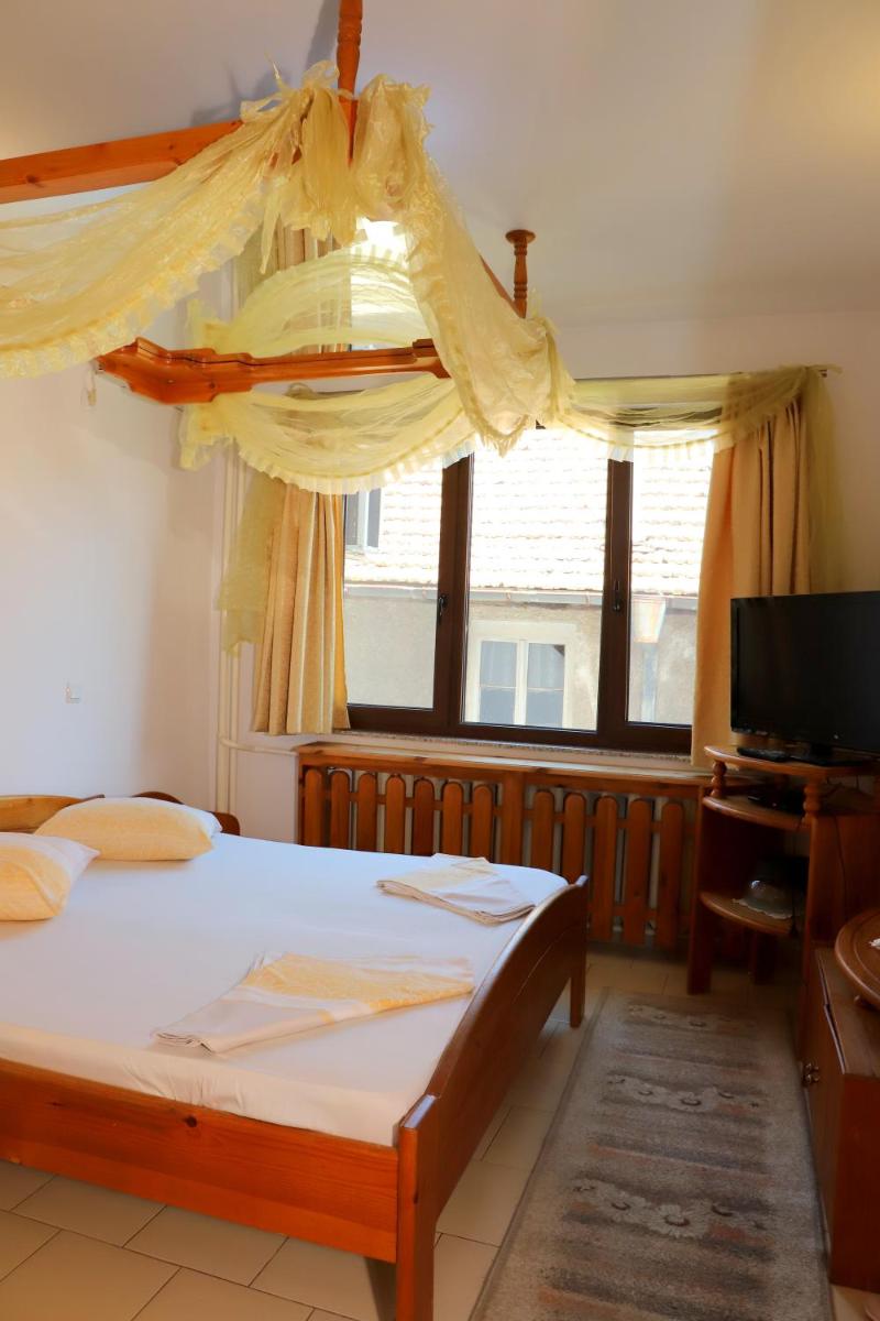 Hotel Mishel - Housity