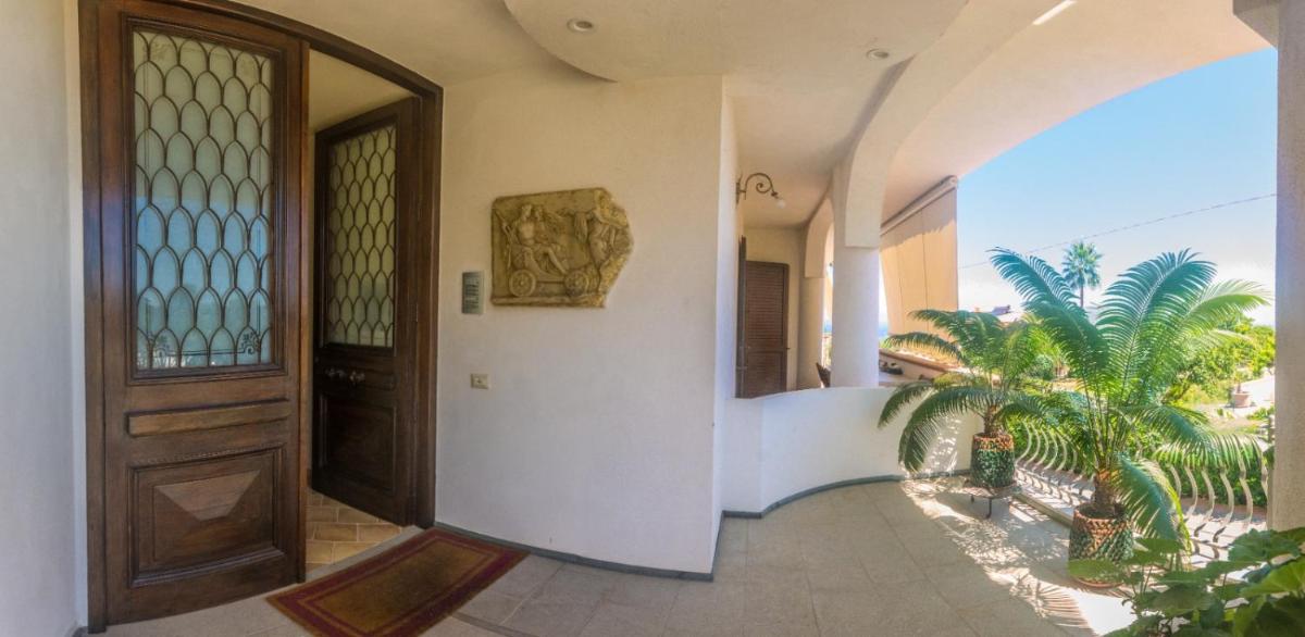 Villa Pomelia - Housity
